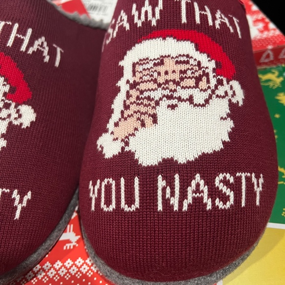 NEW Reef Men's Tipsy Elves Slippers "I Saw That You Nasty" Burgundy Gray COZY - Picture 7 of 9